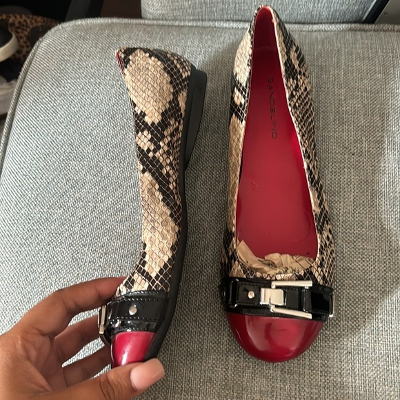 Flats - Picture 2 of 4